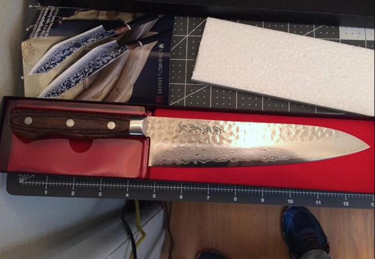 Yoshihiro VG10 16 Layers Hammered Damascus Gyuto Japanese Chefs Knife 8.25 inch