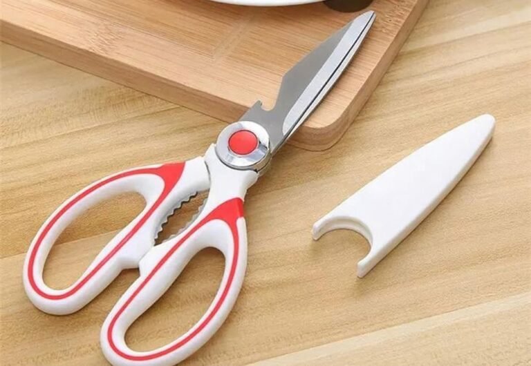 Carrot Kitchen Scissor