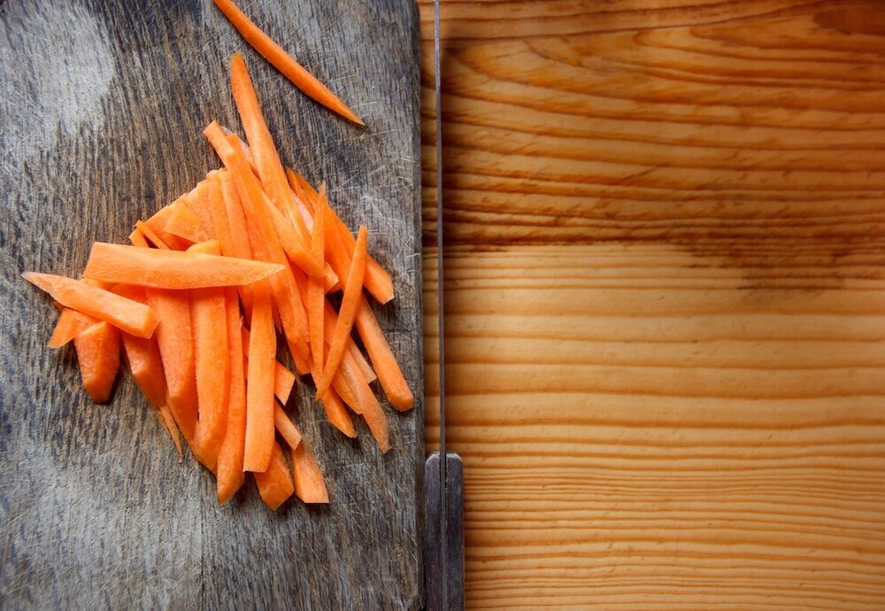 Carrots cut into julienne and batonnet sticks